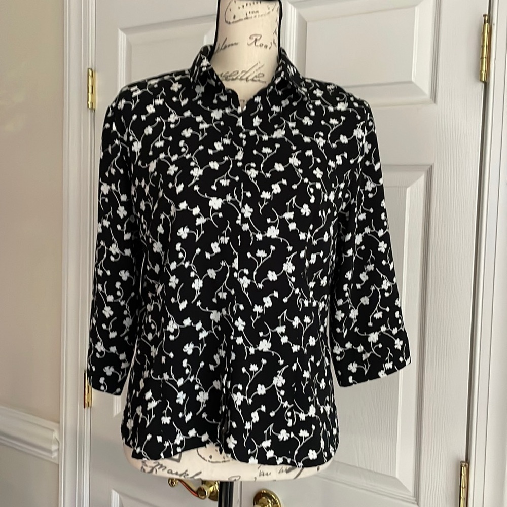 Anna buttons down shirt